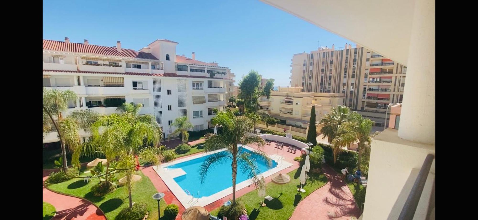 Апартаменти Carihuela Plaza Del Remo Торремолінос Екстер'єр фото